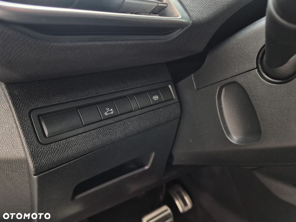 Peugeot 3008 1.6 PureTech GPF GT Line S&S EAT8 - 12