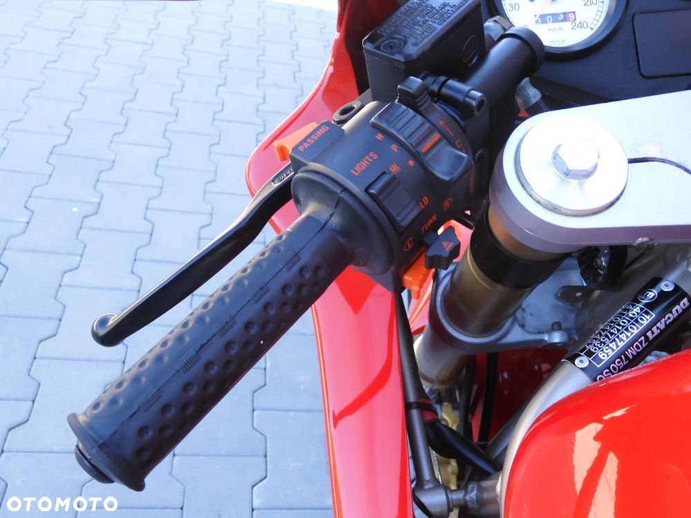 Ducati 750 - 28