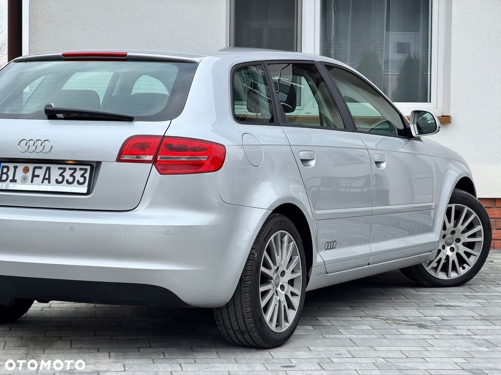 Audi A3 Sportback 1.6 S line Sportpaket plus - 16