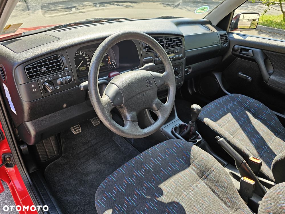 Volkswagen Golf - 10