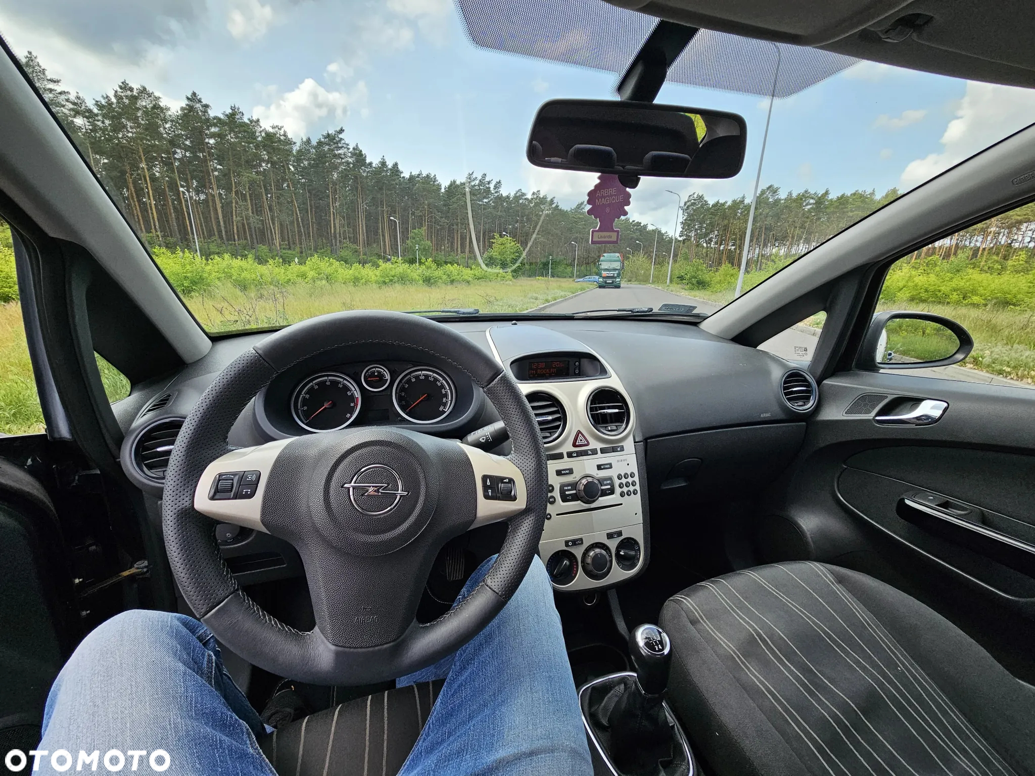 Opel Corsa 1.2 16V Cosmo - 17