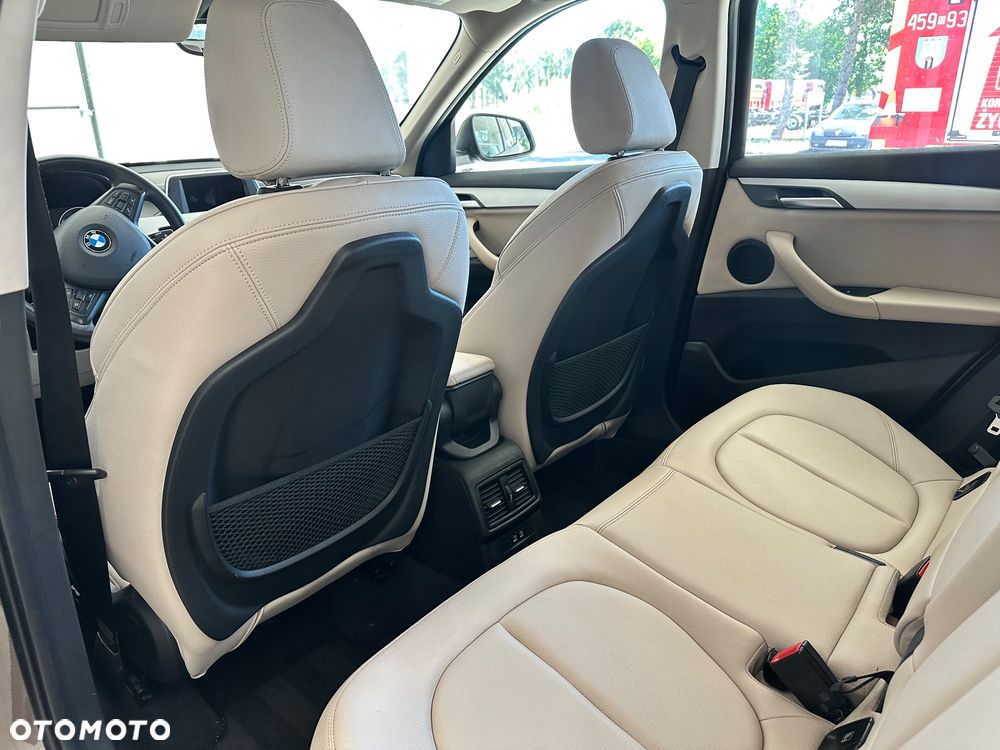 BMW X1 sDrive18i GPF xLine - 12