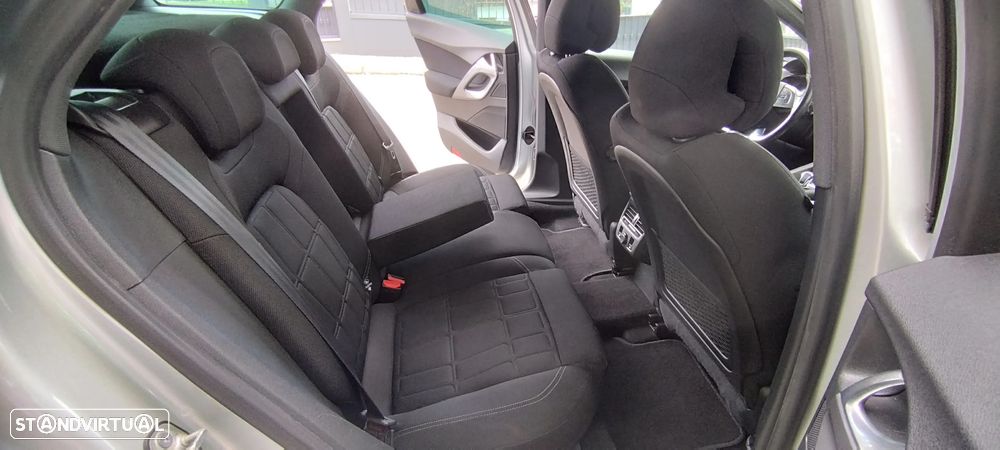 Citroën DS5 e-HDi 115 EGS6 Chic - 8