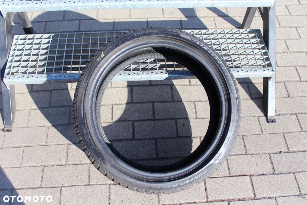 1x 225/40R18 92V XL PIRELLI WINTER SOTTOZERO 3 17r 6,5mm - 3