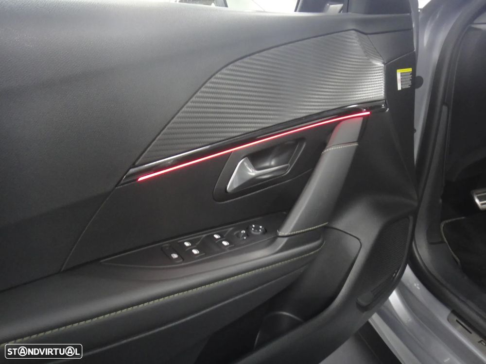 Peugeot 208 PureTech 130 EAT8 GT Pack - 10