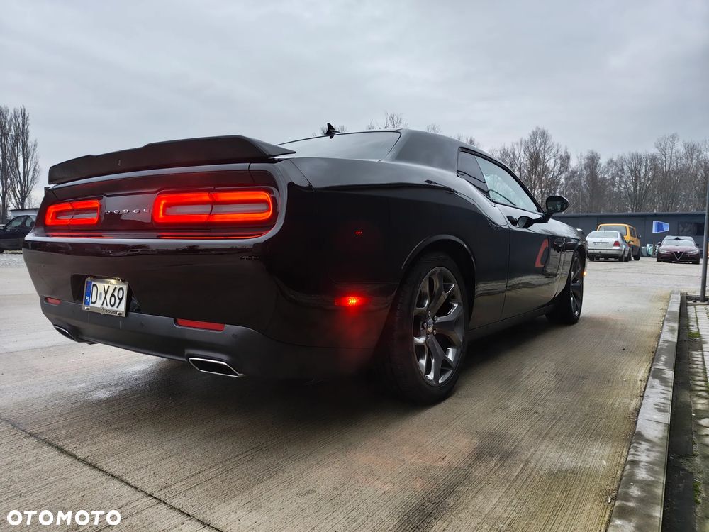 Dodge Challenger - 13