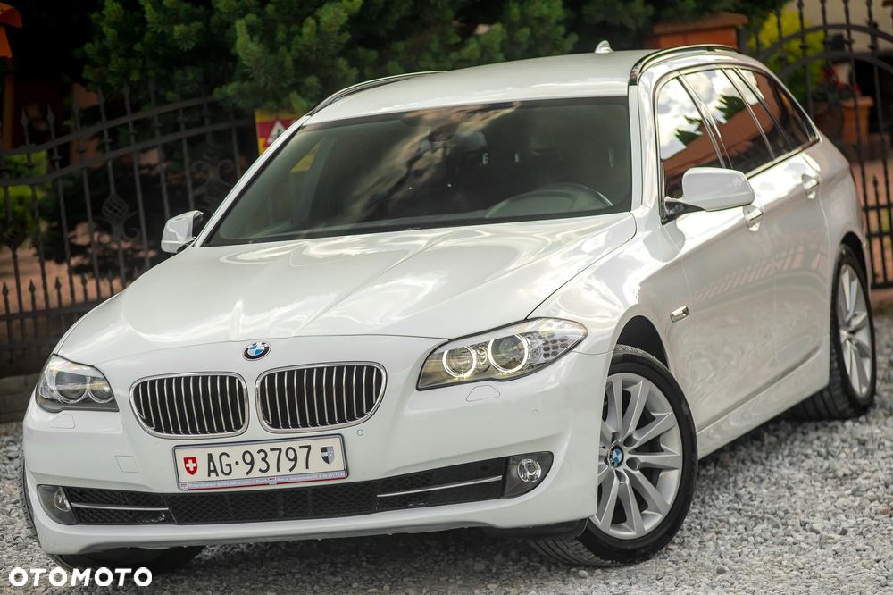 BMW Seria 5 525d xDrive Sport-Aut Modern Line - 4