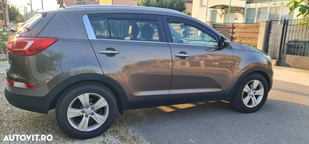 Kia Sportage 2.0 CRDI 4WD Automatik Dream-Team Edition - 2