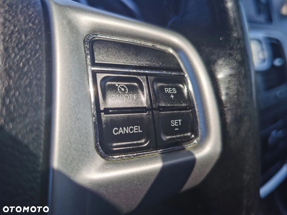 Chrysler Town & Country 3.6 Limited - 17