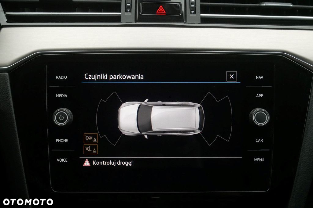 Volkswagen Passat 2.0 TDI Elegance DSG - 21
