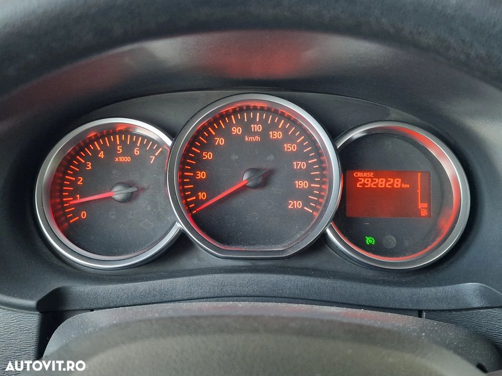 Dacia Lodgy SCe 100 Essential - 12