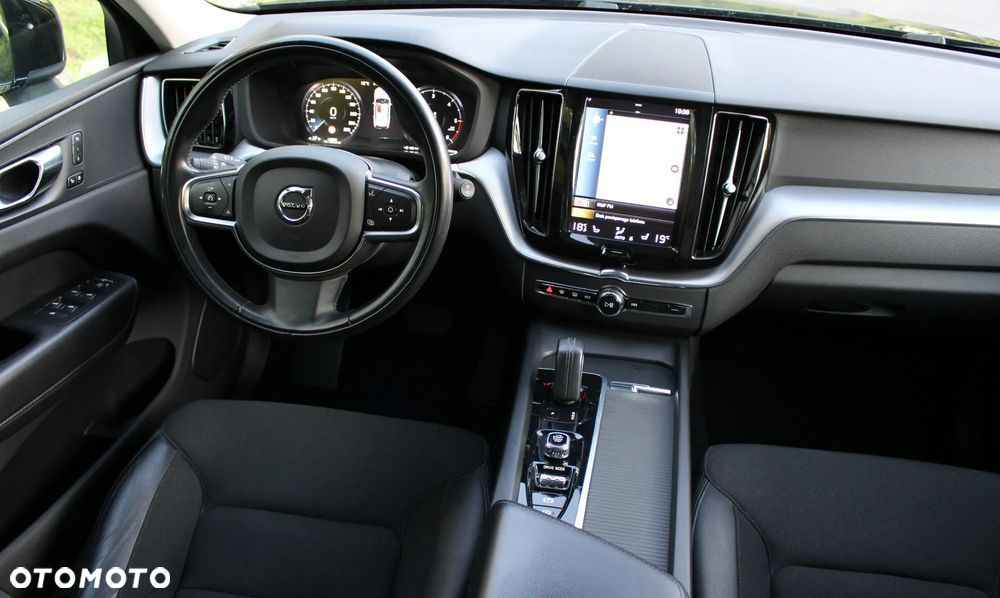 Volvo XC 60 B4 D Geartronic Momentum Pro - 19