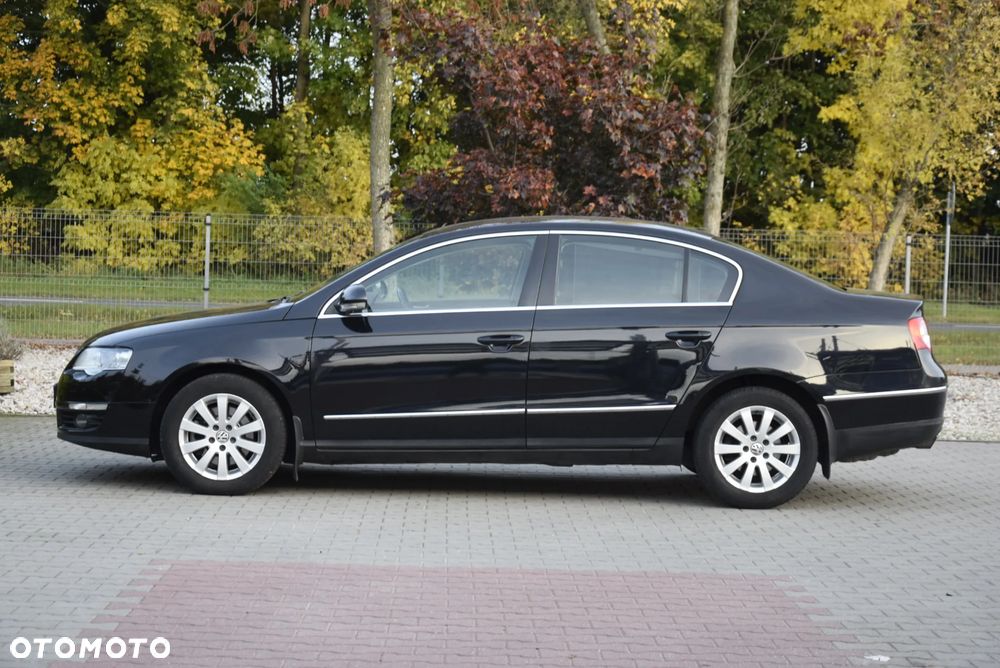 Volkswagen Passat 1.8 TSI Trendline - 25