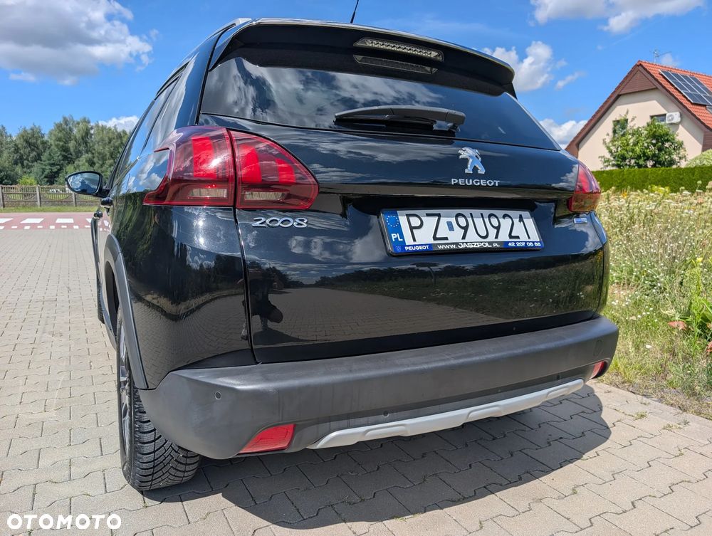 Peugeot 2008 1.2 Pure Tech Allure S&S - 14