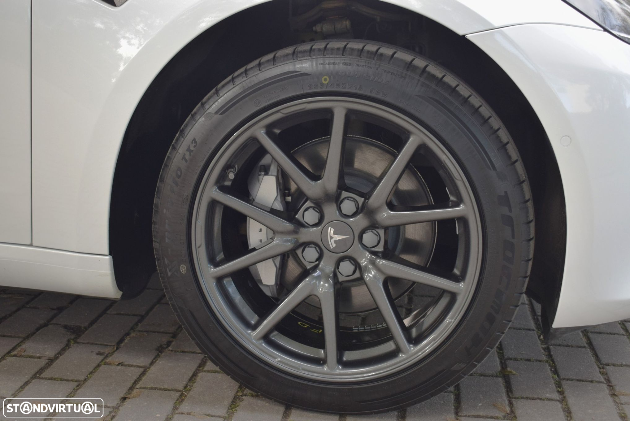 Tesla Model 3 Standard Range Plus RWD - 40