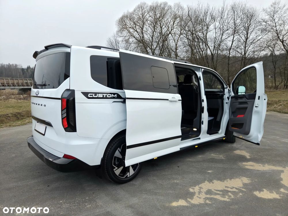 Ford Tourneo Custom 2.0 EcoBlue L2 Titanium - 33