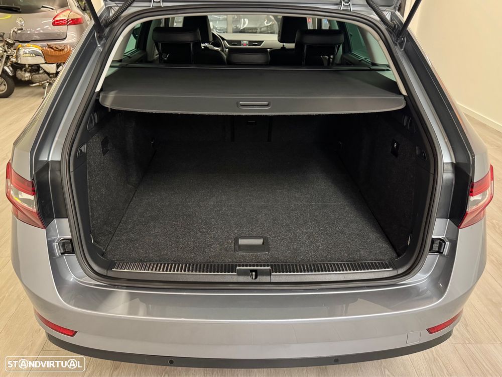 Skoda Superb Break 2.0 TDI Style DSG - 17