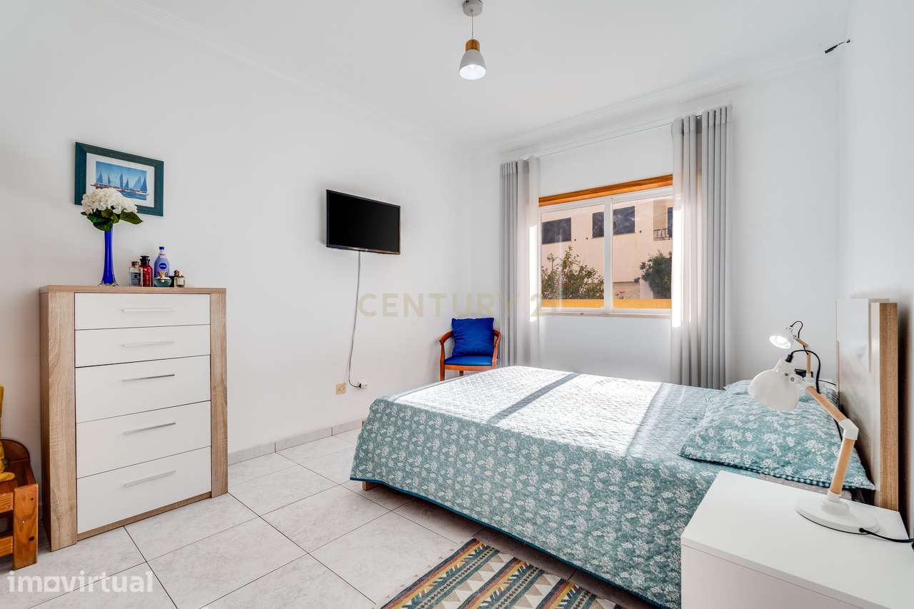 Apartamento T2 com terraço de 210m2 na Praia da Rocha - Grande imagem: 5/38