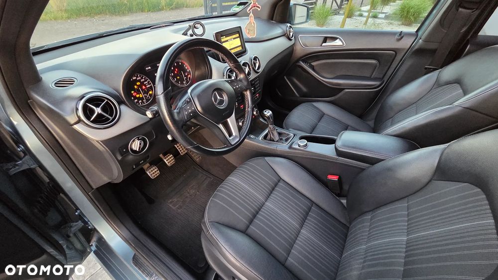 Mercedes-Benz Klasa B 200 (BlueEFFICIENCY) - 37