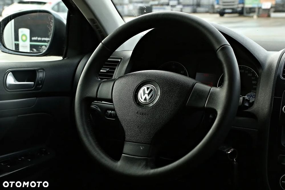 Volkswagen Golf - 29