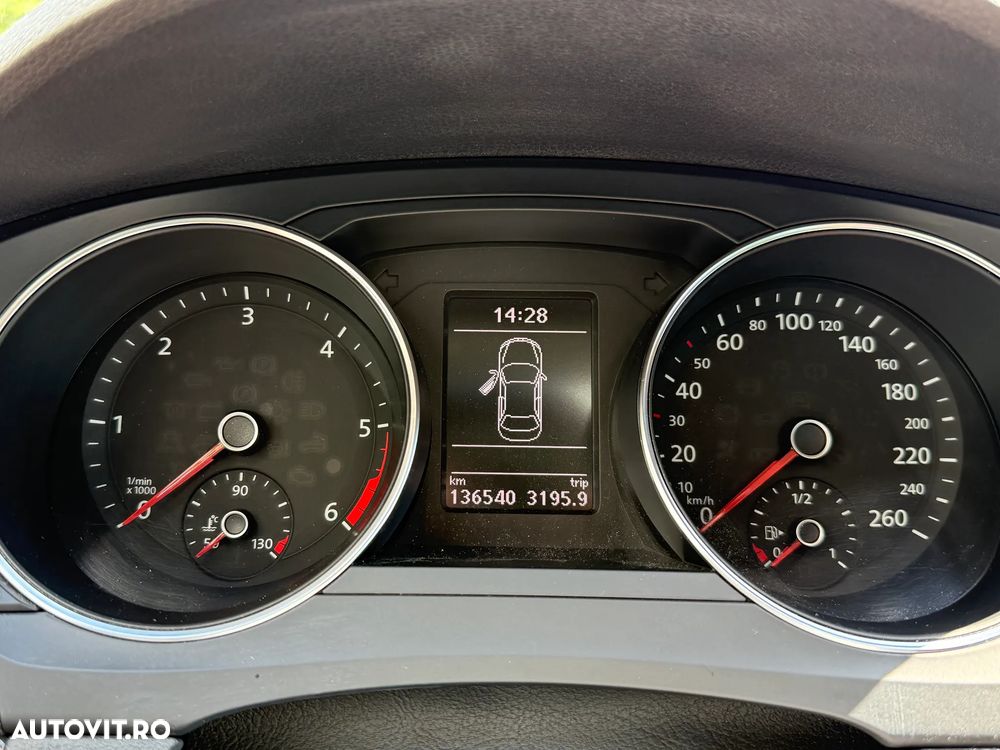 Volkswagen Jetta - 11