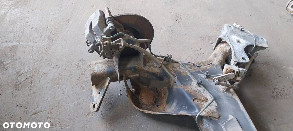 BELKA OŚ ZAWIESZENIA TYŁ TARCZE Z ABS HAMULCE RENAULT MEGANE II HB 3D - 2