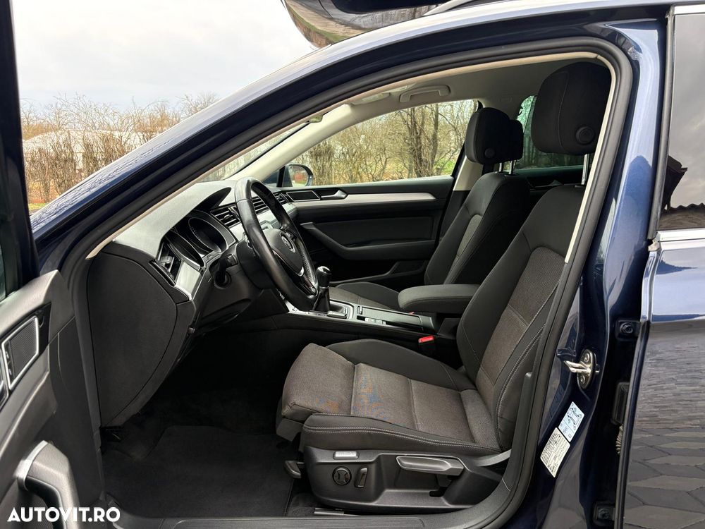 Volkswagen Passat 1.6 TDI (BlueMotion Technology) Comfortline - 24