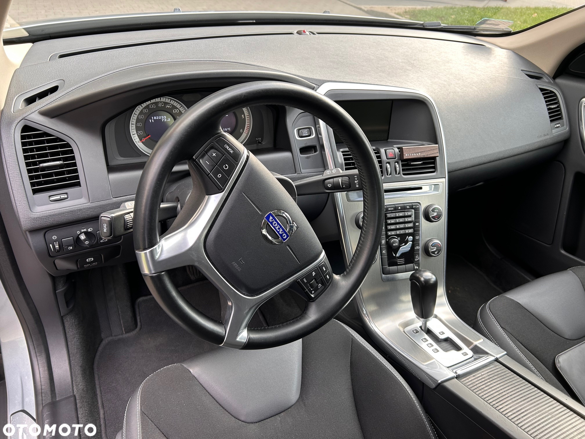 Volvo XC 60 - 25