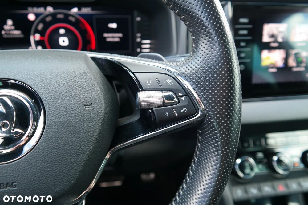 Skoda Karoq 2.0 TDI SCR 4x4 Sportline DSG - 16