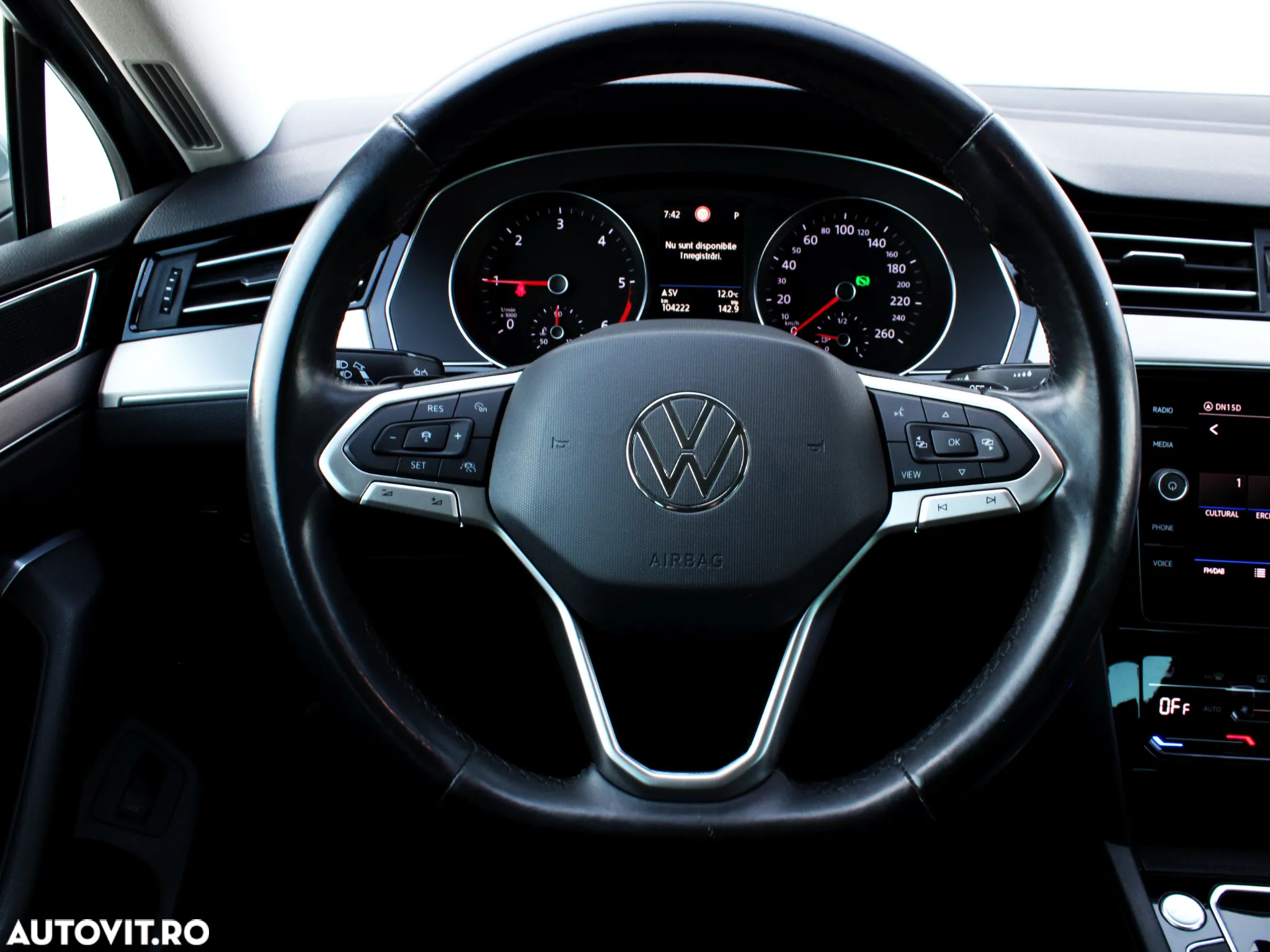 Volkswagen Passat - 16