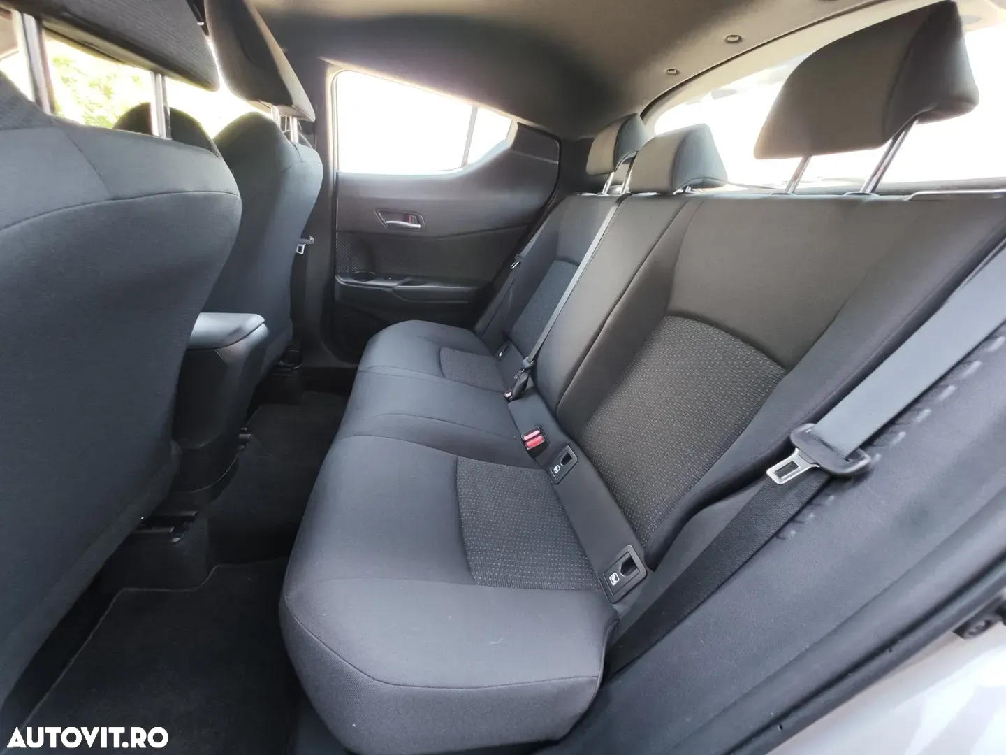 Toyota C-HR 1.8 Hybrid Business Edition - 28