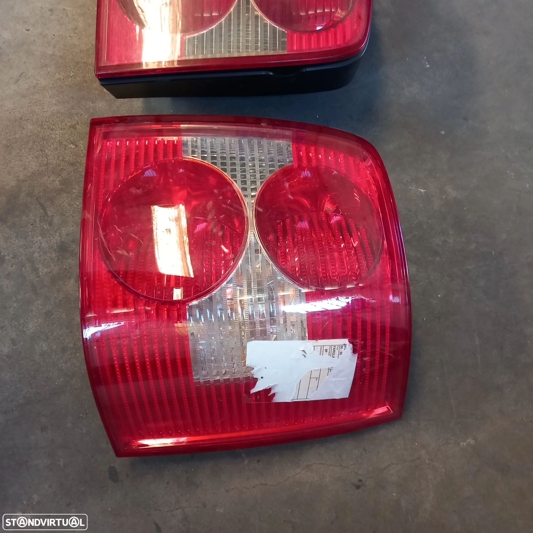 Farol traseiro lado condutor vw passat 2002 carrinha - 2