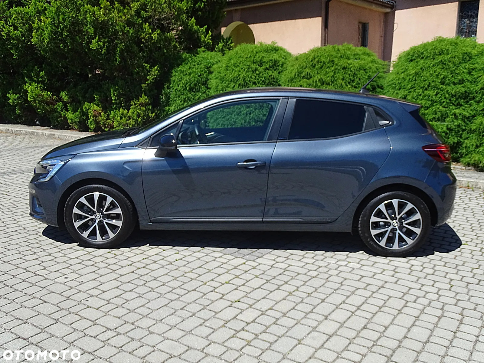 Renault Clio 1.6 E-TECH Techno - 11