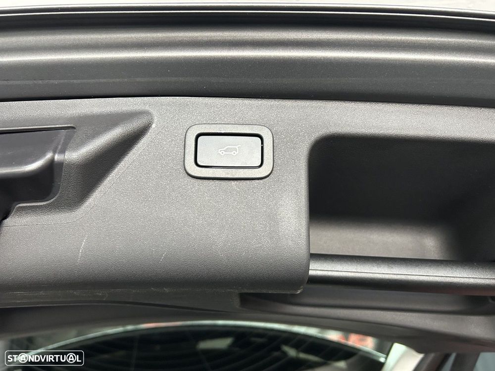 Land Rover Discovery Sport 2.0 D AWD SE - 17