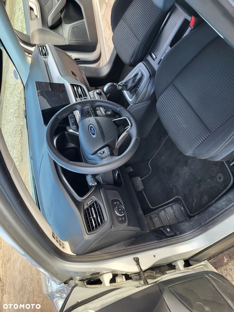 Ford Focus 1.0 EcoBoost Hybrid TITANIUM - 26