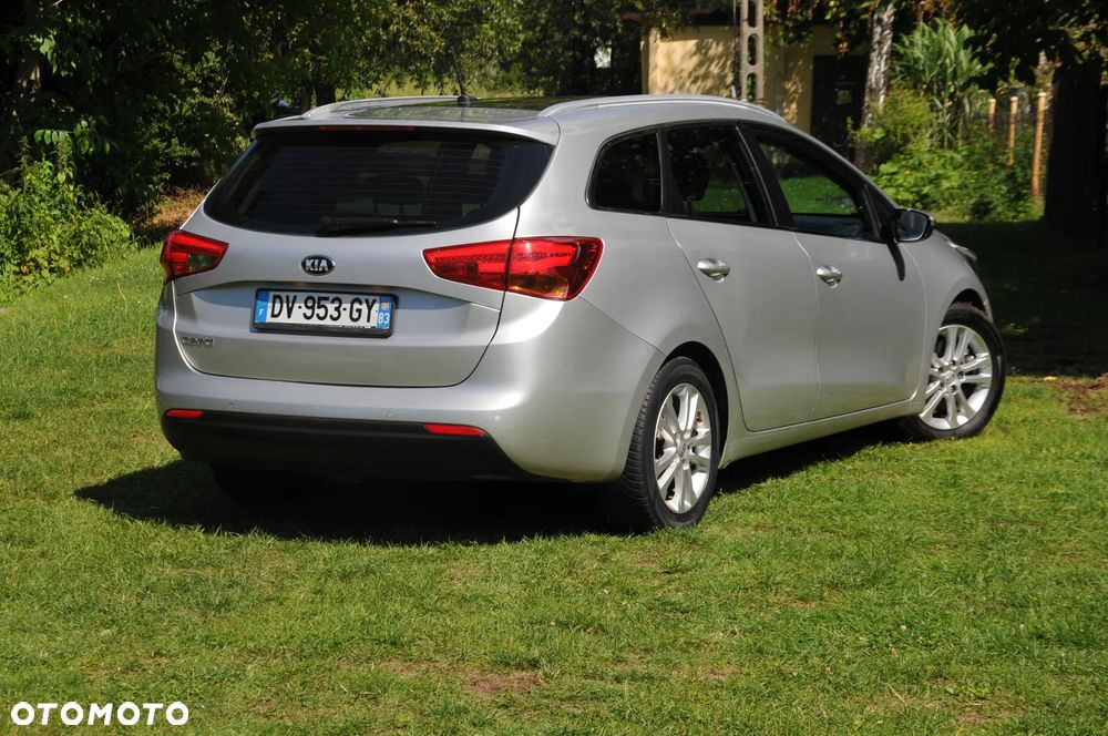 Kia Ceed 1.6 GDI Dream Team Edition - 10
