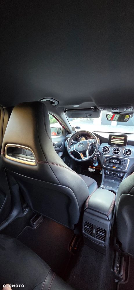 Mercedes-Benz GLA 250 4-Matic - 12