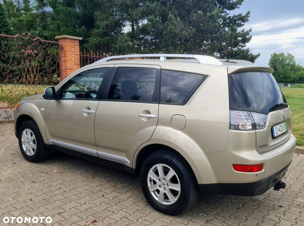 Mitsubishi Outlander 2.4 4WD Invite - 11