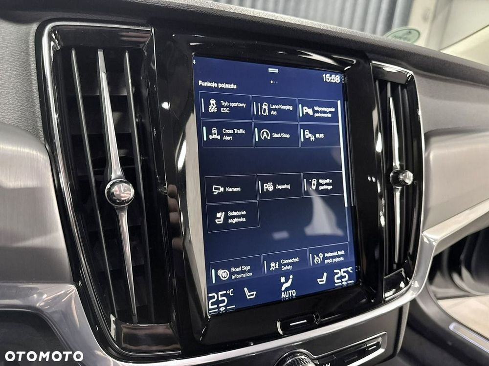 Volvo V90 D4 Geartronic Momentum Pro - 25