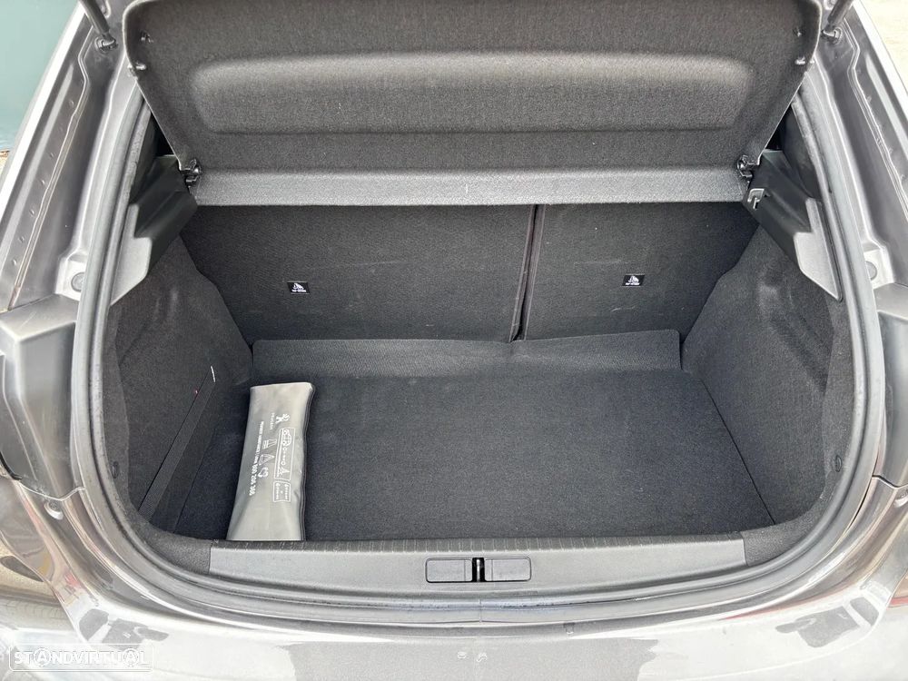 Peugeot 208 1.2 PureTech Active Pack - 27