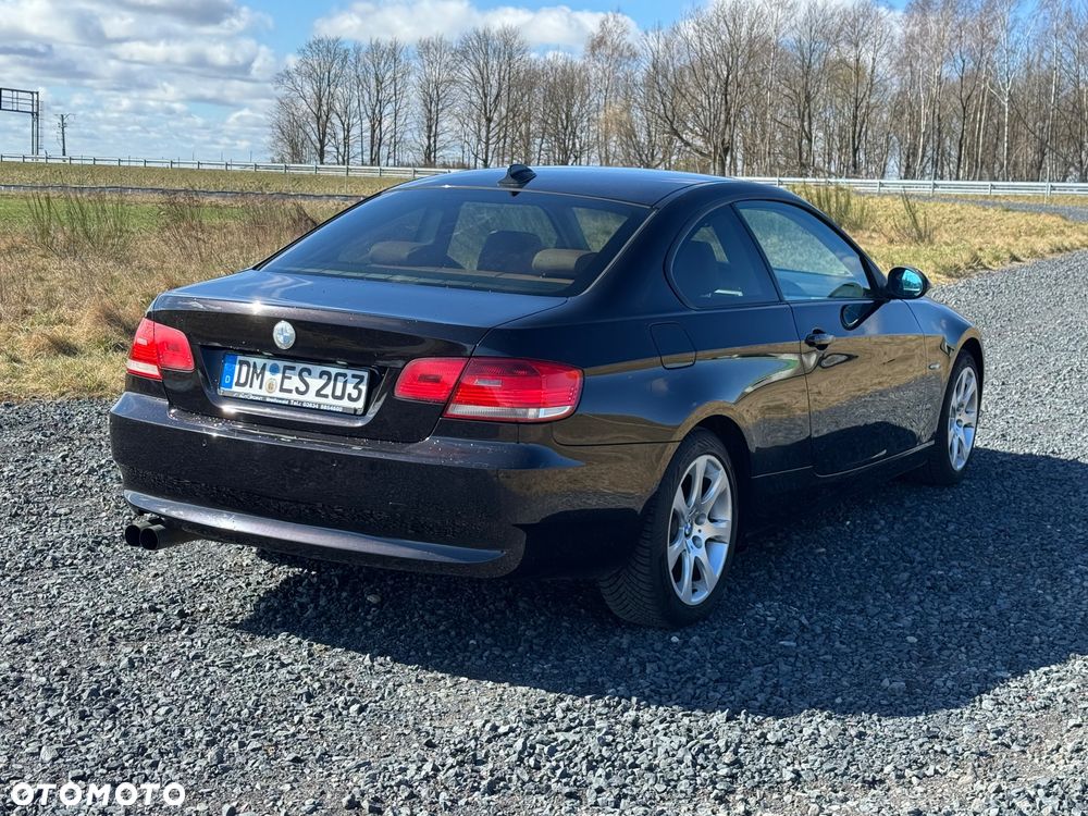 BMW Seria 3 320i - 5