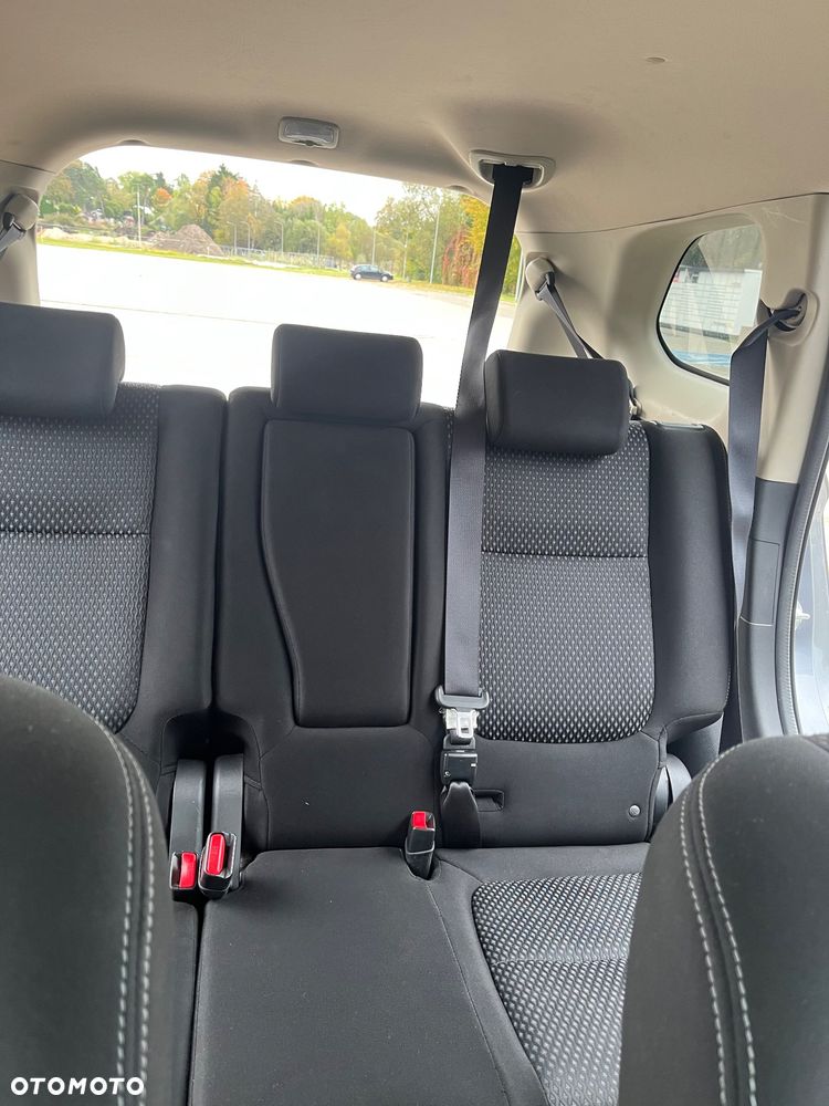 Mitsubishi Outlander - 23