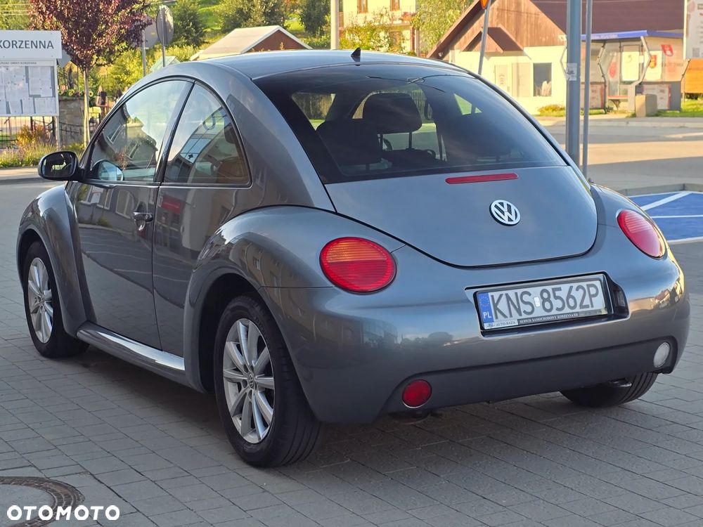 Volkswagen New Beetle - 9