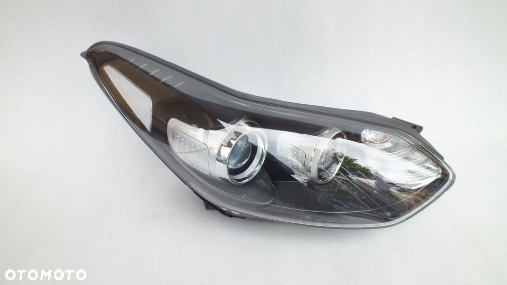 Lampa Xenon prawy Kia Sportage IV - 1
