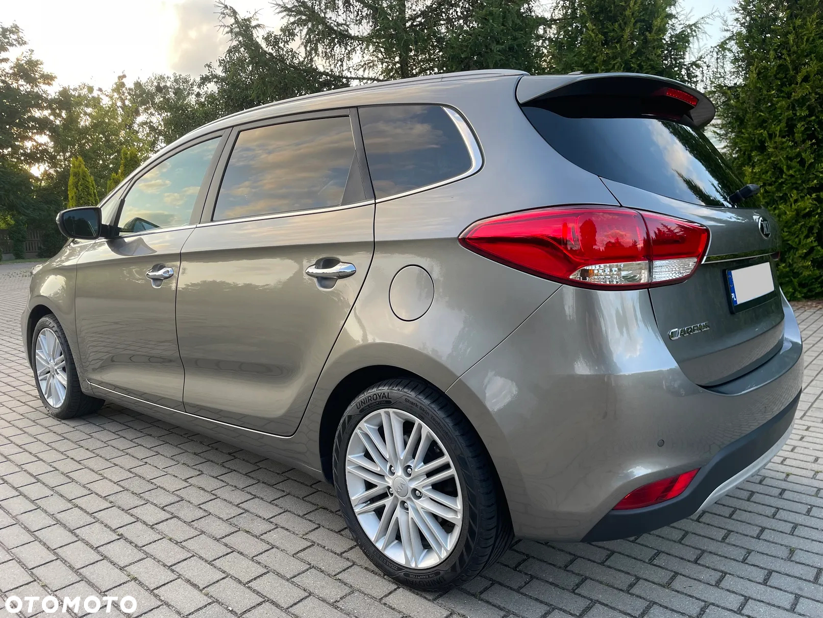 Kia Carens 1.6 GDI XL 7os - 13