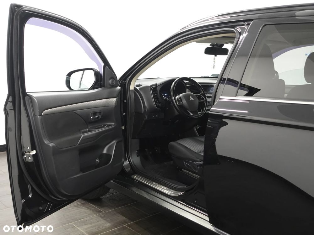 Mitsubishi Outlander 2.2 DI-D 4WD Invite - 18