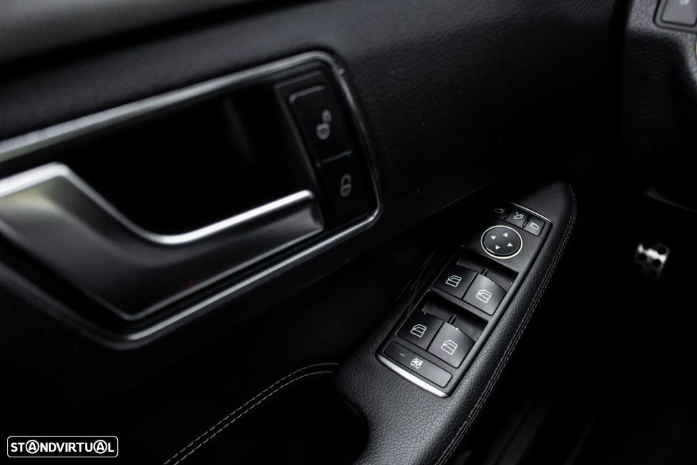 Mercedes-Benz E 250 BlueTEC Avantgarde Auto. - 19
