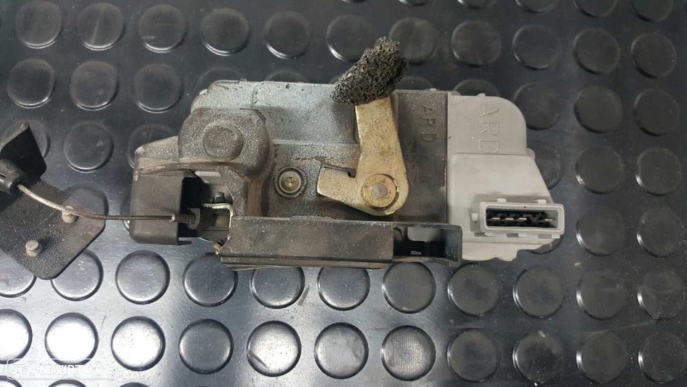 FECHADURA PORTA TRASEIRA DIREITA PEUGEOT 307 (S1) XS - 5