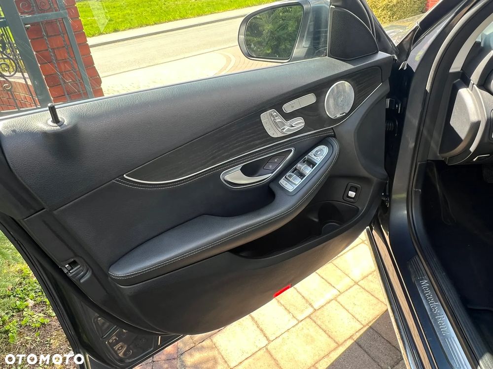 Mercedes-Benz Klasa C 300 7G-TRONIC - 21