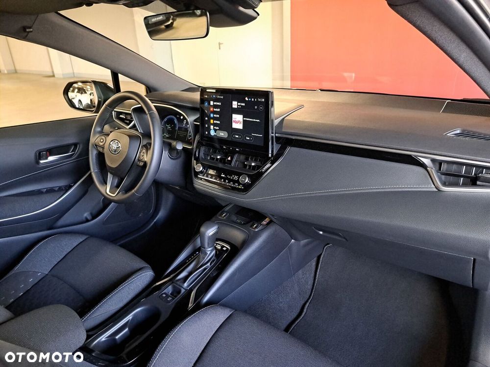 Toyota Corolla 1.8 Hybrid Comfort - 17
